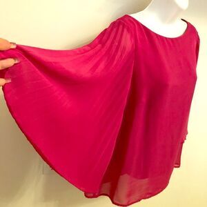 AB studio hop pink top with wing sleeves. Size: M